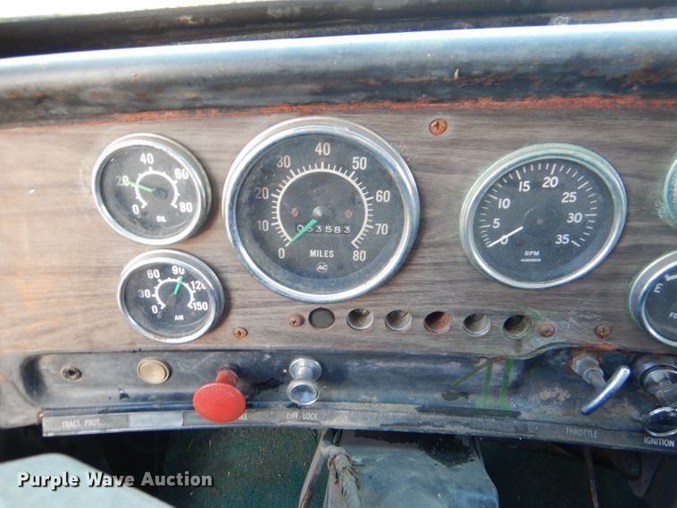image for item DN5438 1972 GMC 9500  grain truck