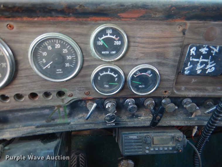 image for item DN5438 1972 GMC 9500  grain truck