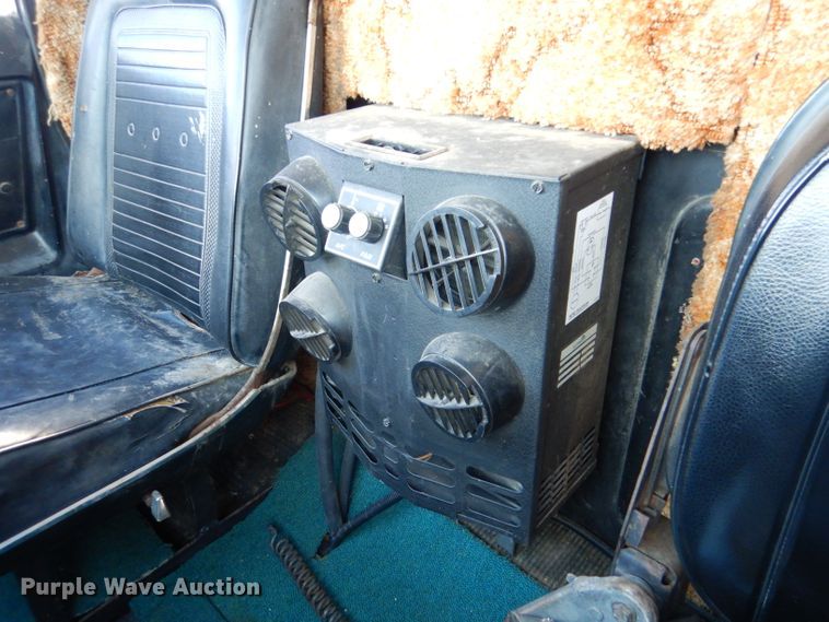 image for item DN5438 1972 GMC 9500  grain truck