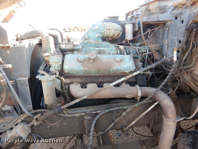 image for item DN5438 1972 GMC 9500  grain truck