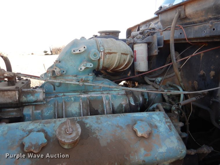 image for item DN5438 1972 GMC 9500  grain truck