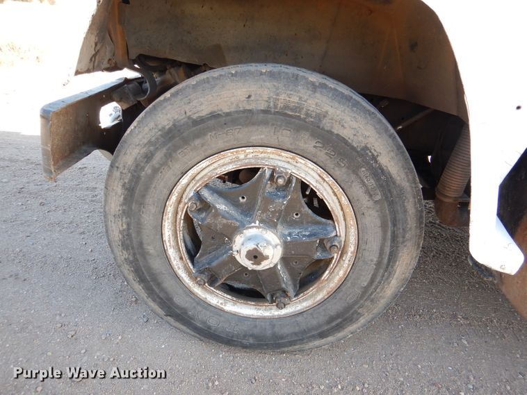 image for item DN5438 1972 GMC 9500  grain truck