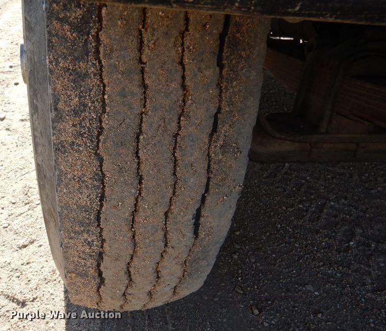 image for item DN5438 1972 GMC 9500  grain truck