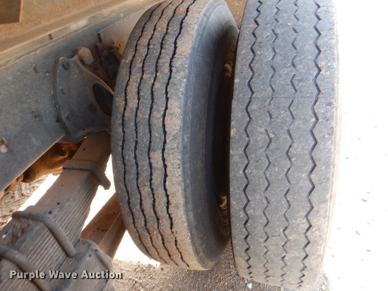 image for item DN5438 1972 GMC 9500  grain truck