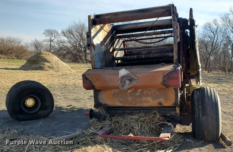 image for item GL9003 2021 New Holland Roll Belt 560  round baler