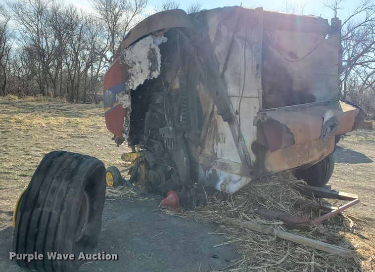 image for item GL9003 2021 New Holland Roll Belt 560  round baler