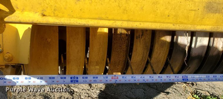 image for item GL9003 2021 New Holland Roll Belt 560  round baler