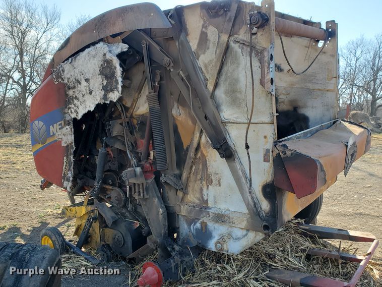 image for item GL9003 2021 New Holland Roll Belt 560  round baler