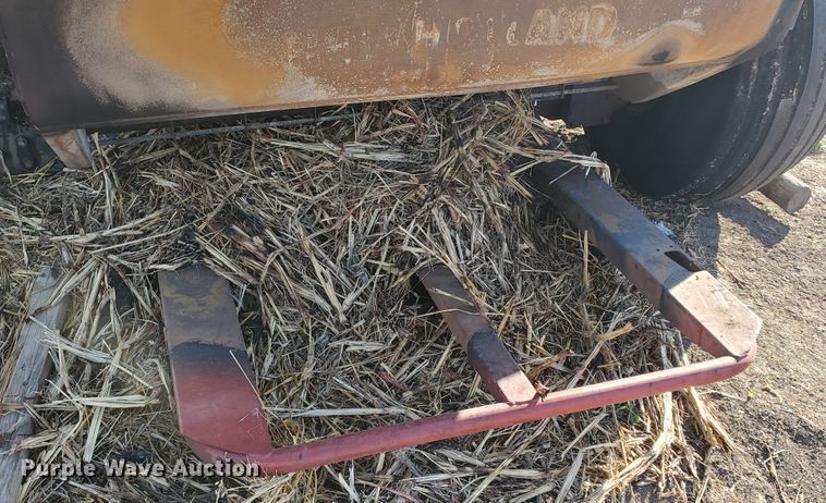 image for item GL9003 2021 New Holland Roll Belt 560  round baler