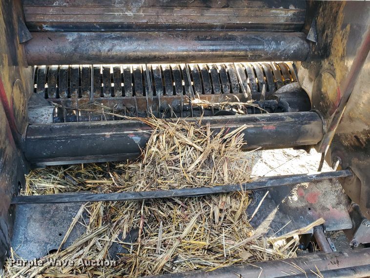 image for item GL9003 2021 New Holland Roll Belt 560  round baler