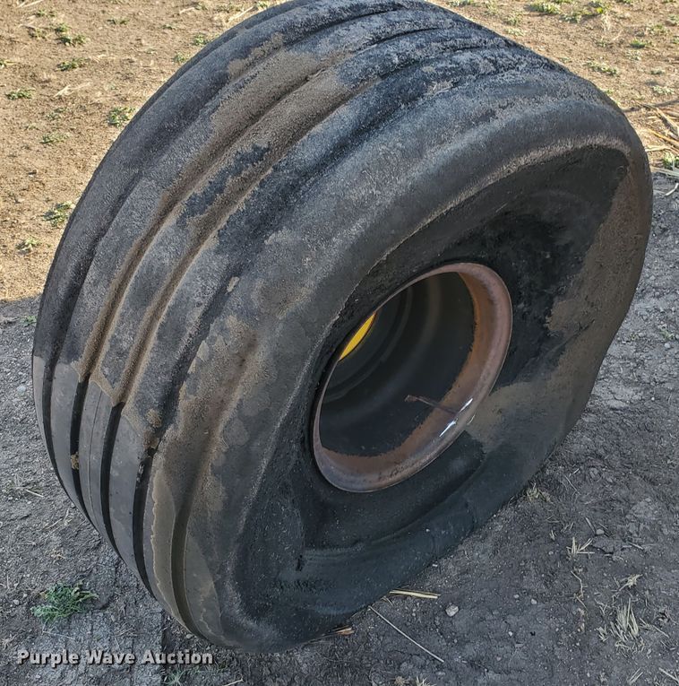 image for item GL9003 2021 New Holland Roll Belt 560  round baler