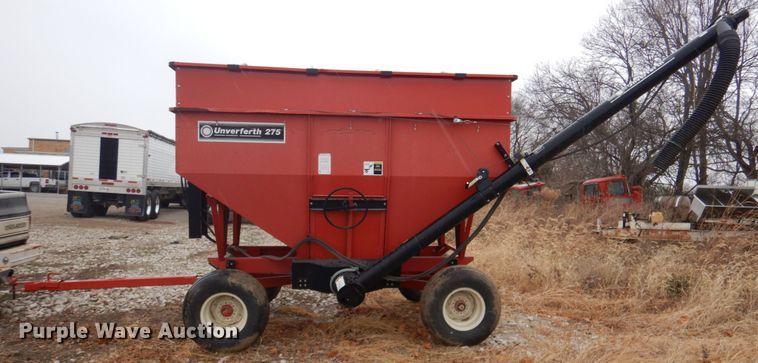 image for item IH9099 Unverferth GB275  gravity wagon