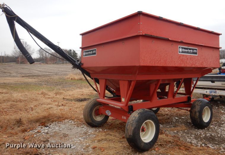 image for item IH9099 Unverferth GB275  gravity wagon