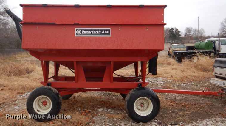 image for item IH9099 Unverferth GB275  gravity wagon