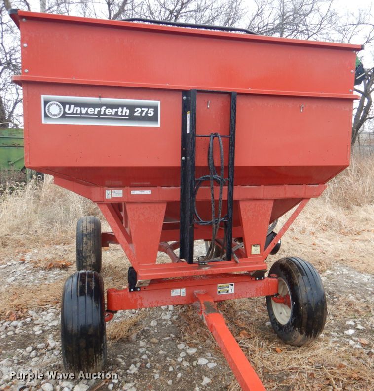 image for item IH9099 Unverferth GB275  gravity wagon