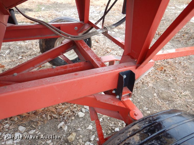 image for item IH9099 Unverferth GB275  gravity wagon