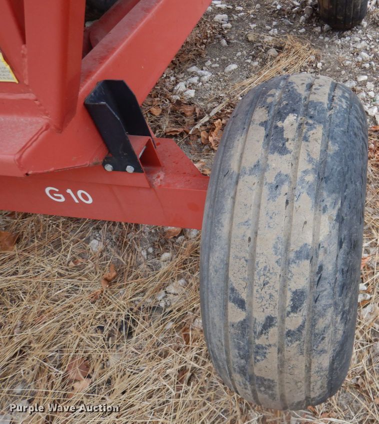 image for item IH9099 Unverferth GB275  gravity wagon