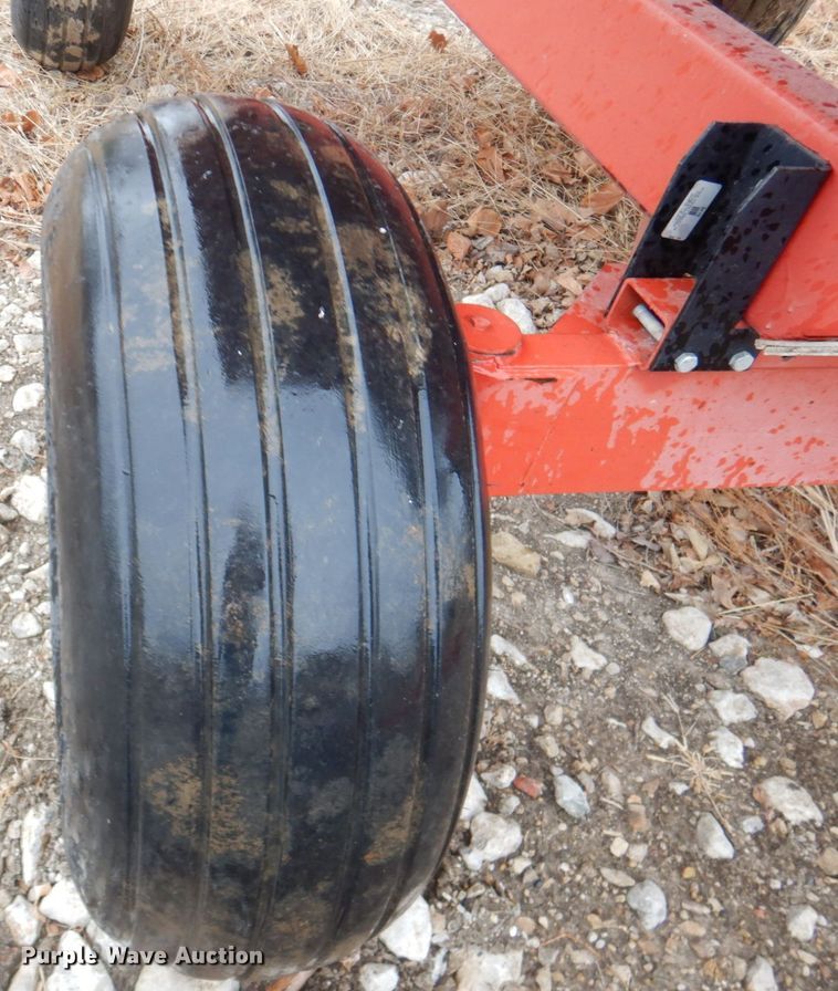 image for item IH9099 Unverferth GB275  gravity wagon