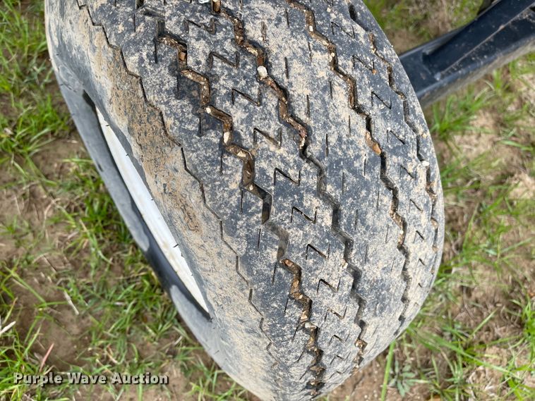 image for item IJ9560 2015 Honey Bee AF235  flex draper head