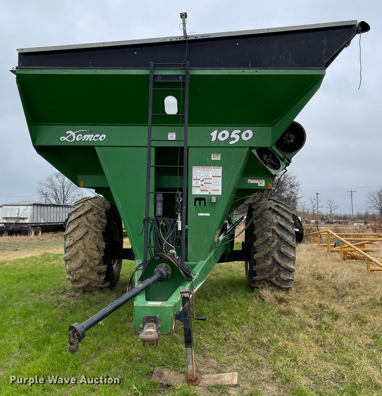 image for item IJ9561 Demco 1050  grain cart