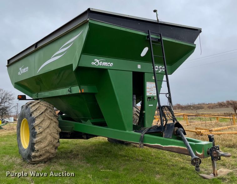image for item IJ9561 Demco 1050  grain cart