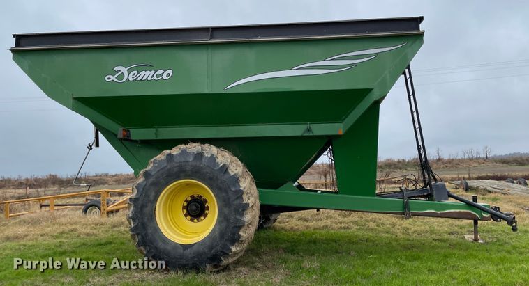 image for item IJ9561 Demco 1050  grain cart