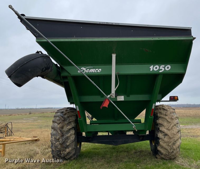 image for item IJ9561 Demco 1050  grain cart