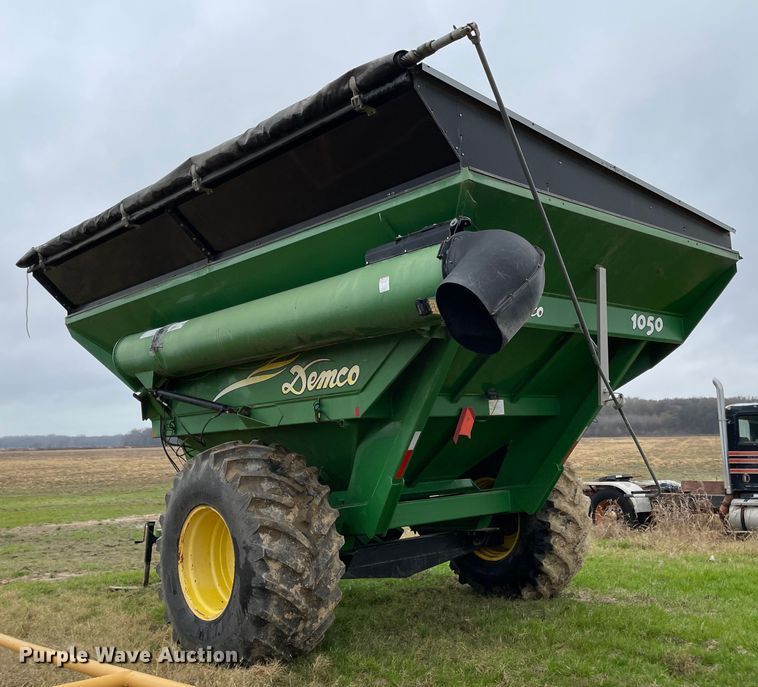 image for item IJ9561 Demco 1050  grain cart