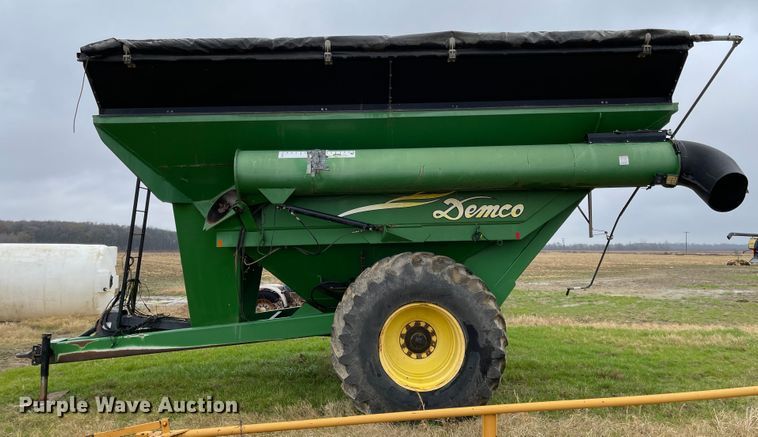 image for item IJ9561 Demco 1050  grain cart