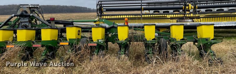 image for item IJ9564 John Deere 1720  planter