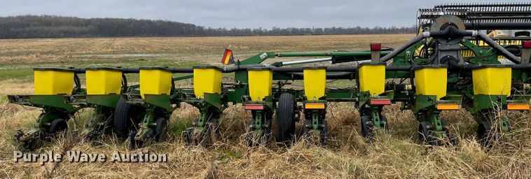image for item IJ9564 John Deere 1720  planter