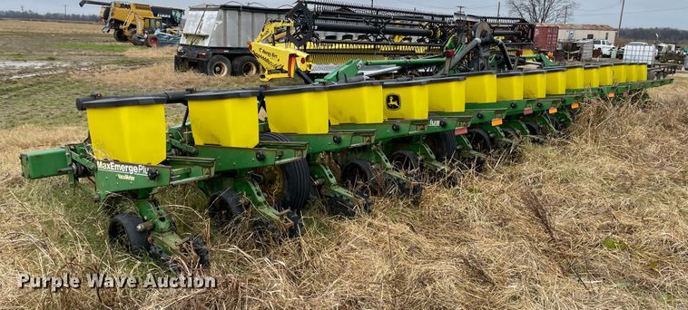 image for item IJ9564 John Deere 1720  planter