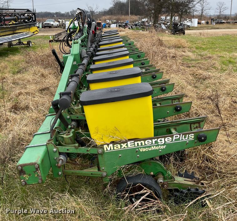 image for item IJ9564 John Deere 1720  planter