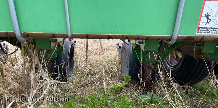 image for item IJ9564 John Deere 1720  planter