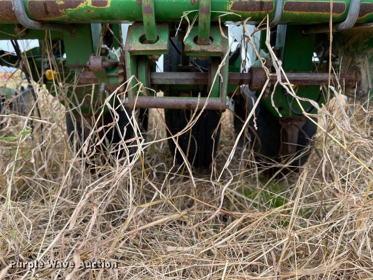 image for item IJ9564 John Deere 1720  planter