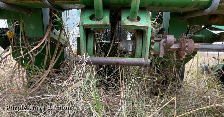 image for item IJ9564 John Deere 1720  planter