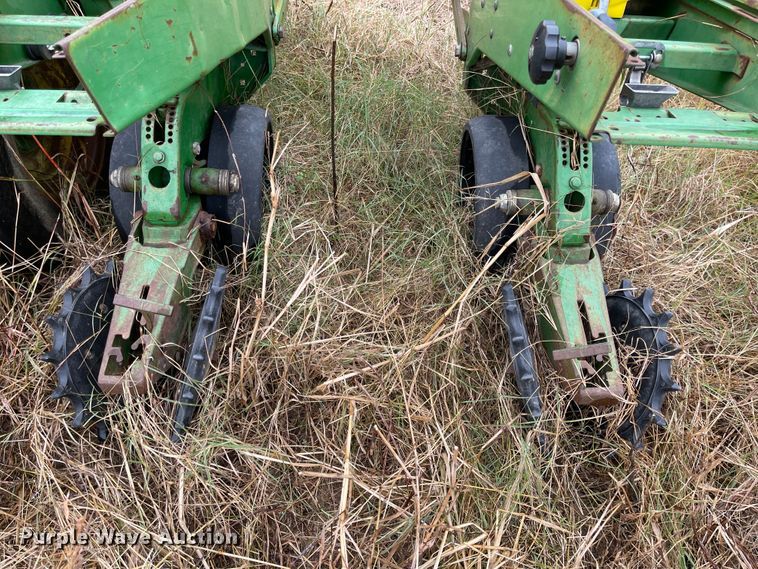 image for item IJ9564 John Deere 1720  planter