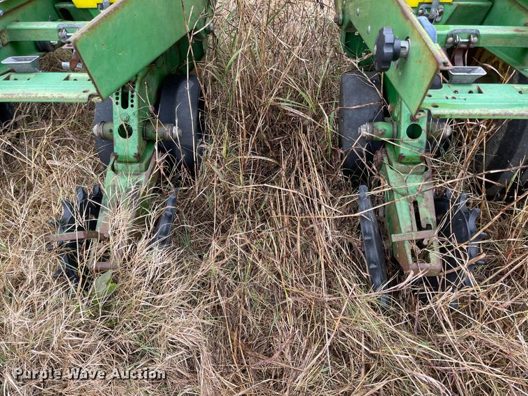 image for item IJ9564 John Deere 1720  planter