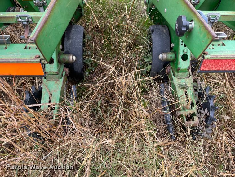 image for item IJ9564 John Deere 1720  planter