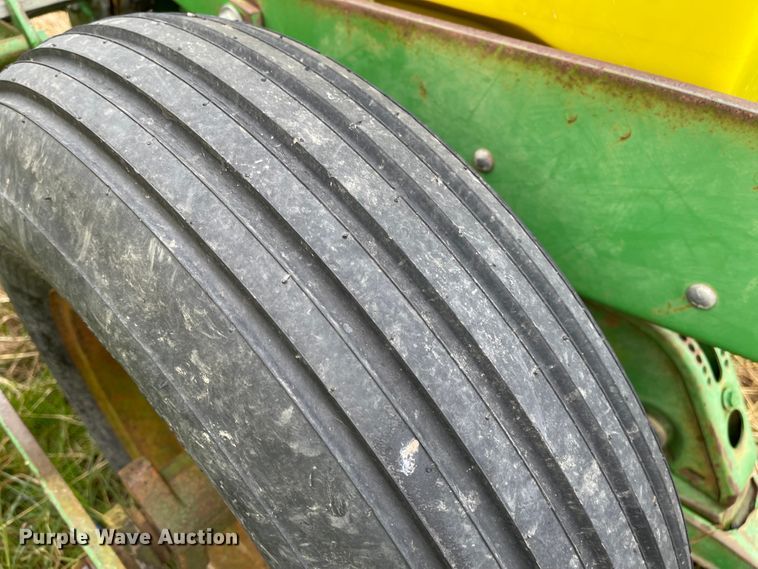 image for item IJ9564 John Deere 1720  planter