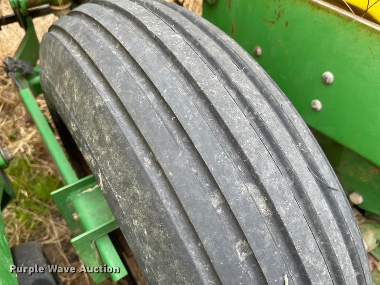 image for item IJ9564 John Deere 1720  planter