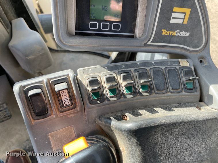 image for item IJ9571 Ag-Chem TerraGator 6103  applicator