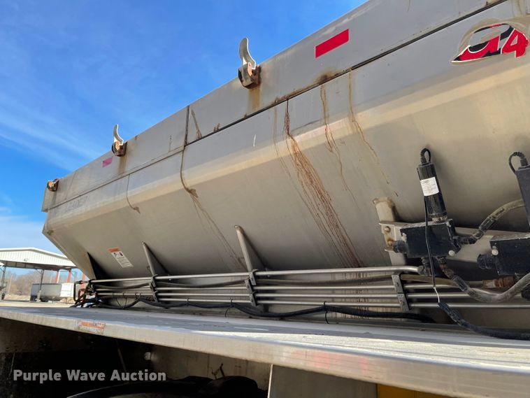 image for item IJ9571 Ag-Chem TerraGator 6103  applicator