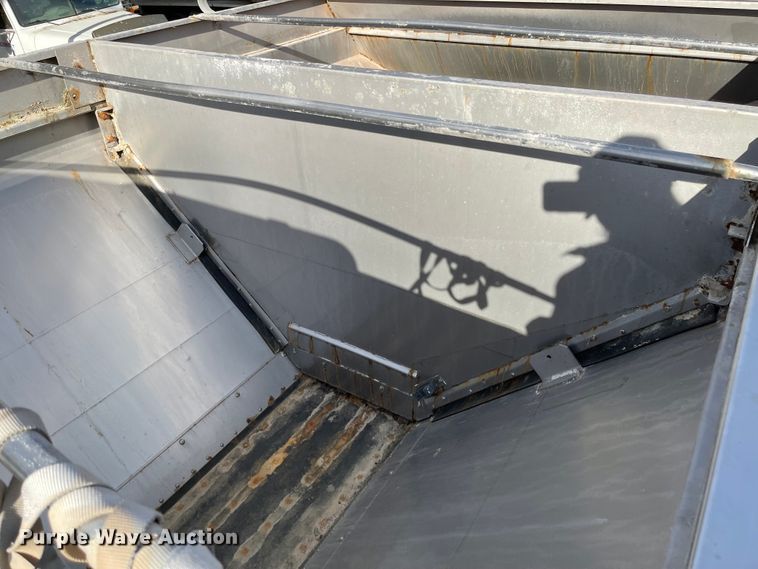 image for item IJ9571 Ag-Chem TerraGator 6103  applicator