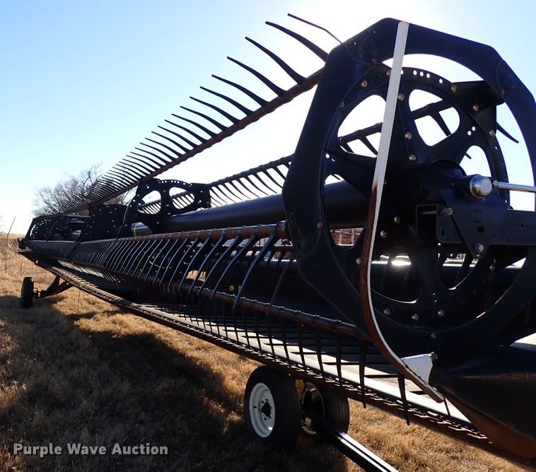 image for item IS9352 2016 MacDon FD75-D  flex draper head