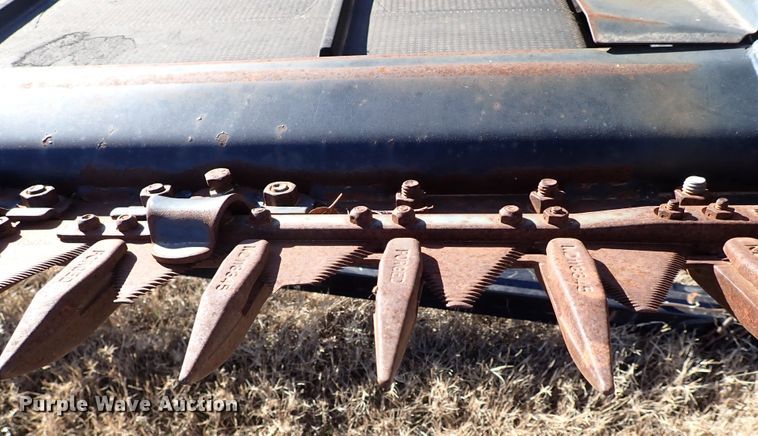 image for item IS9352 2016 MacDon FD75-D  flex draper head