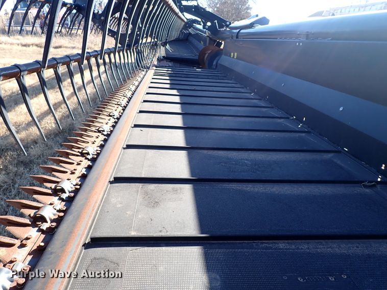 image for item IS9352 2016 MacDon FD75-D  flex draper head