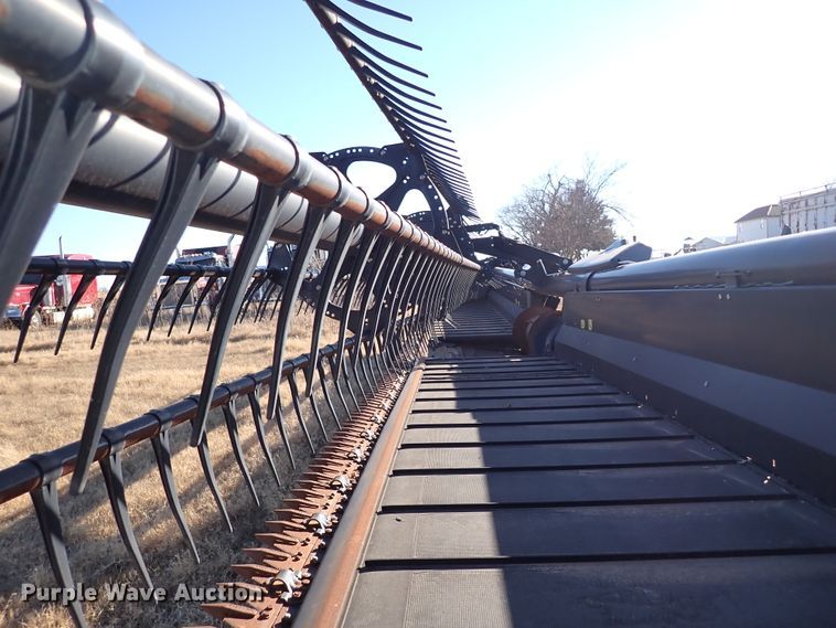 image for item IS9352 2016 MacDon FD75-D  flex draper head