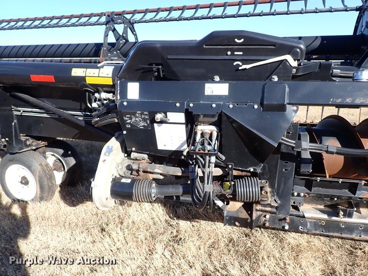 image for item IS9352 2016 MacDon FD75-D  flex draper head