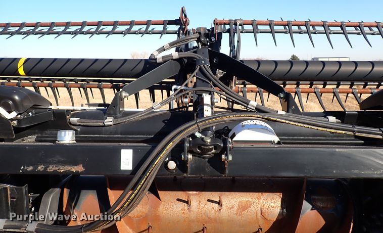 image for item IS9352 2016 MacDon FD75-D  flex draper head